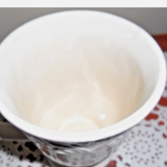 Bundle 2 Chris Madden Corvella Ivory Mugs w/Raised Pattern 4 1/2" Tall - Picture 5 of 6